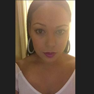 Meet your Posher, Leonilde